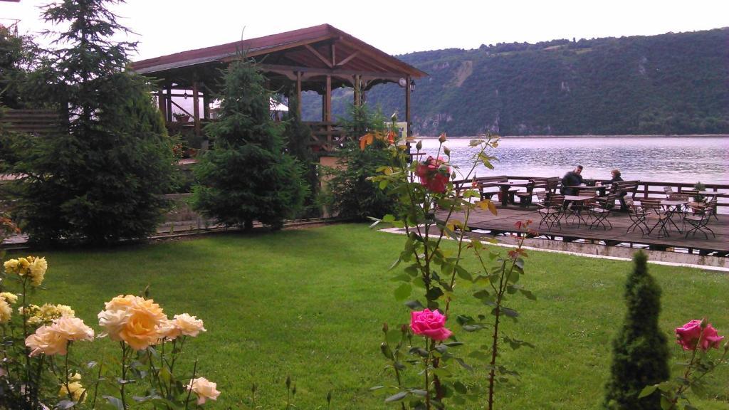 Pension La Ponton Ieşelniţa المظهر الخارجي الصورة