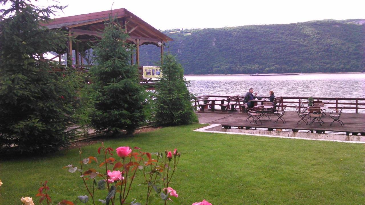 Pension La Ponton Ieşelniţa المظهر الخارجي الصورة